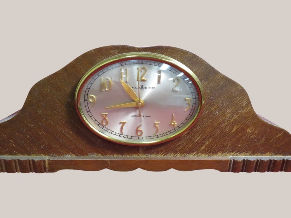 Art Deco Arch GE Westminster Chime Mantle Clock: 7 x 17 x 4 working condition