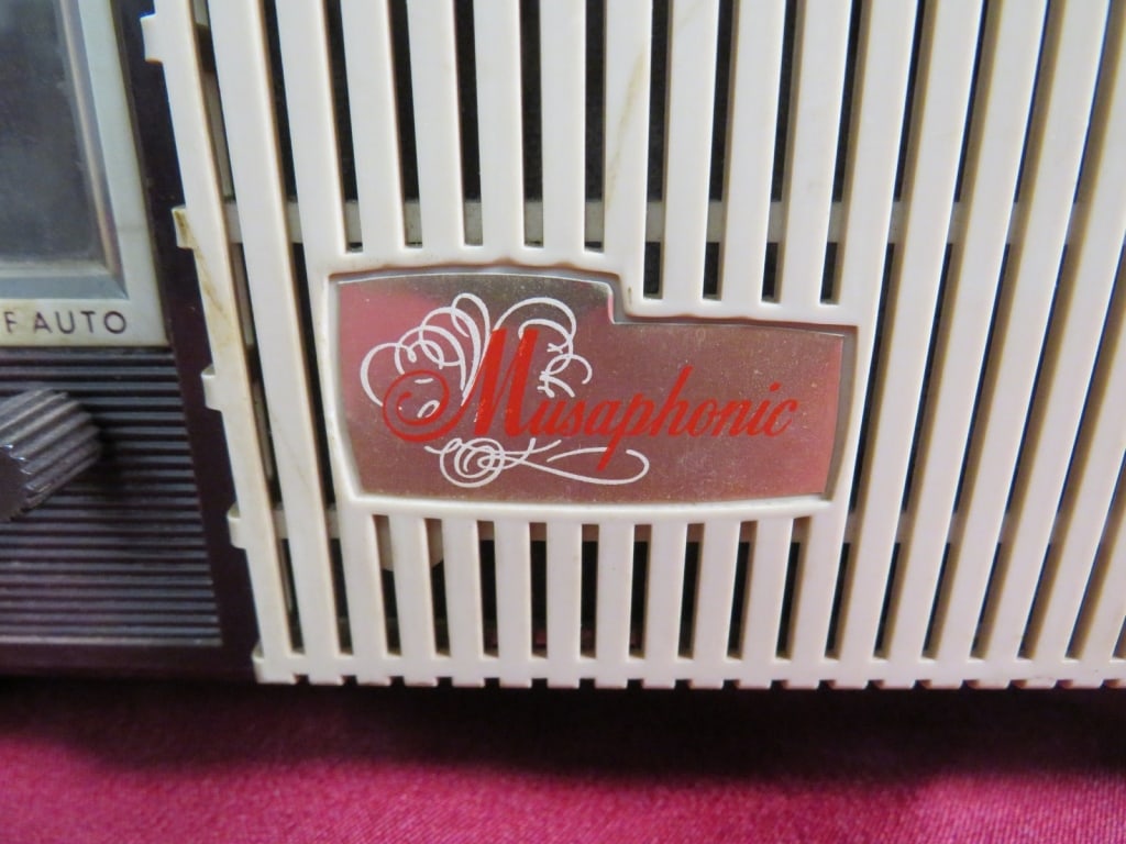 GE Musa Phonics Clock Radio - 4