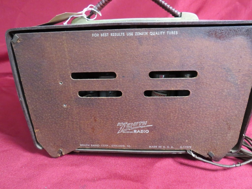 Zenith Baskelite Case Radio - 5