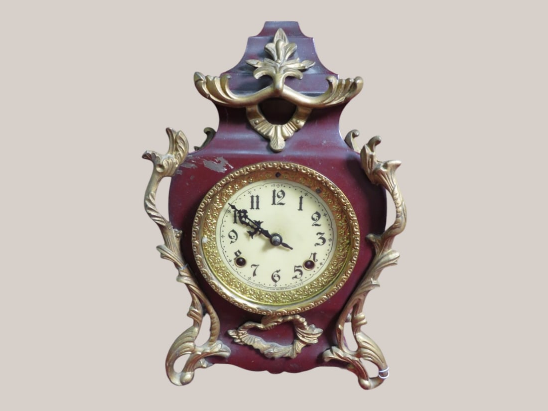 New Haven Square Urn Mantle Clock: w/ Ornate Metal Legs 15 x 10 x 6 "As found" condition