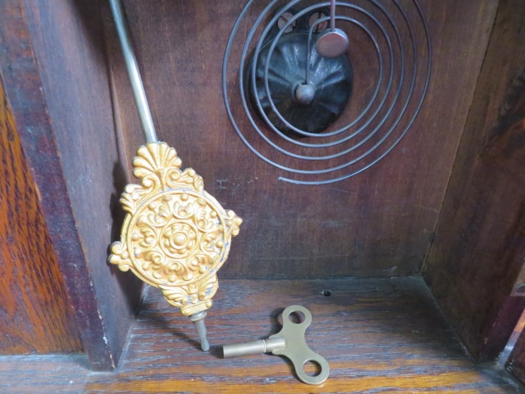 Sessions Oak Mantle Clock - 4