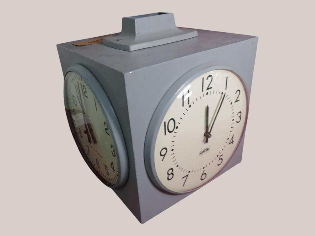 Cincinnati Standard 4-sided School Clock: 13 inch Clock / 18 inch square