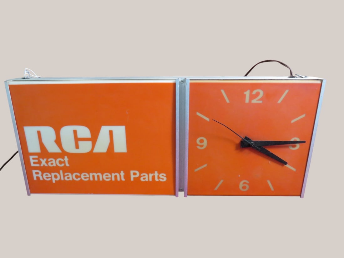 RCA Replacement Parts Advertisment Lighted Clock (1 of 3)