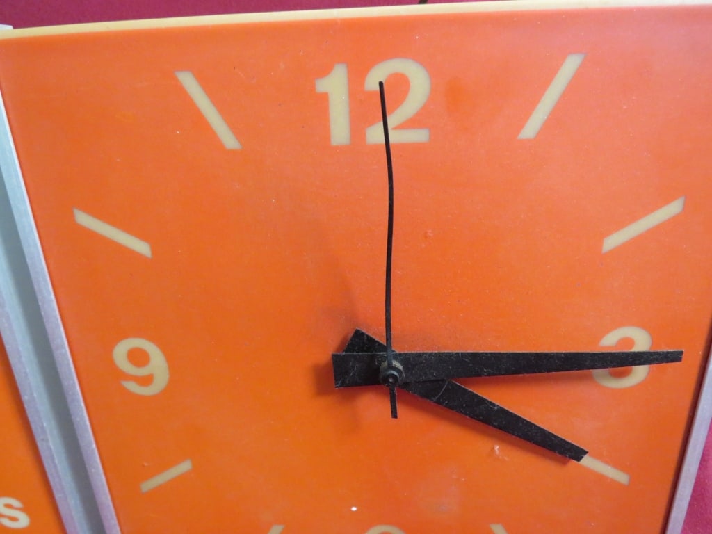 RCA Replacement Parts Advertisment Lighted Clock - 3
