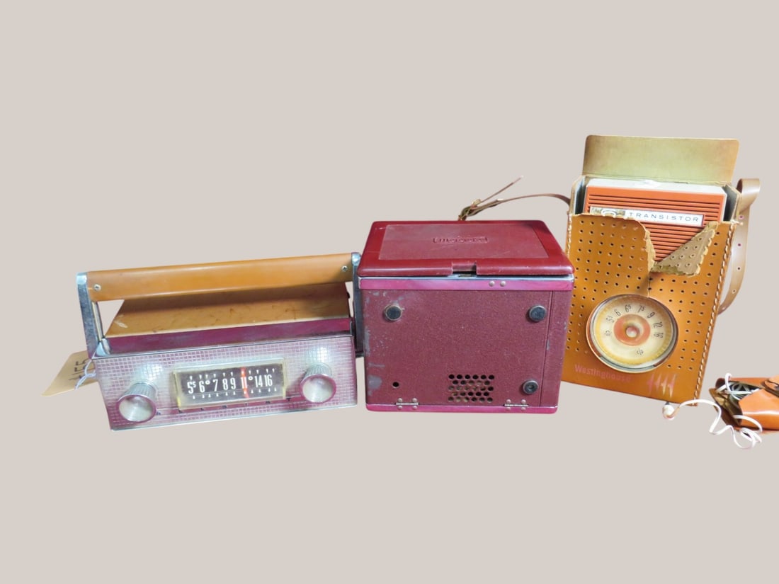 3 pcs - Allstate-Westinghouse-Motorola "Transistor" Radios: Motorola- is a LunchBox Radio Model A5A 8 x 9 x 3 max