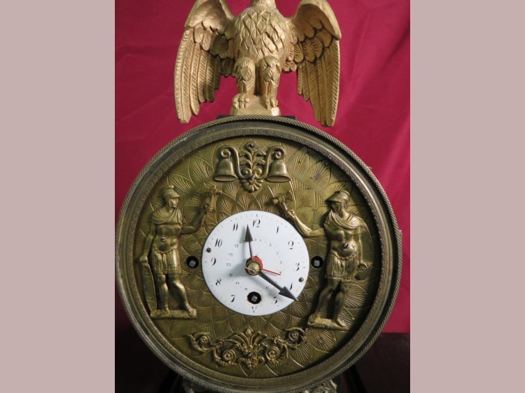 Pillar Mantle Clock w/ Gilted D?cor - 3