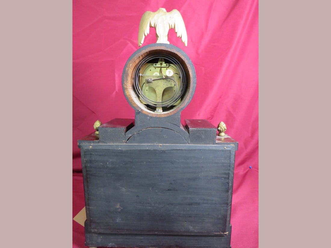 Pillar Mantle Clock w/ Gilted D?cor - 6