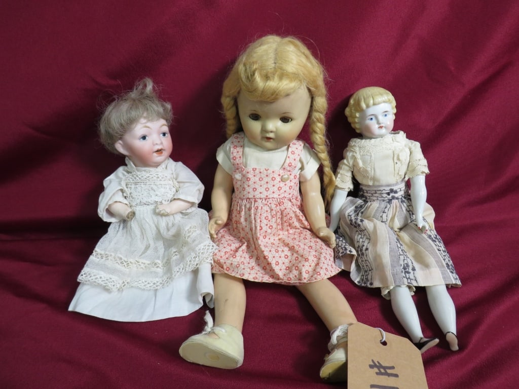 3-Dolls - 2