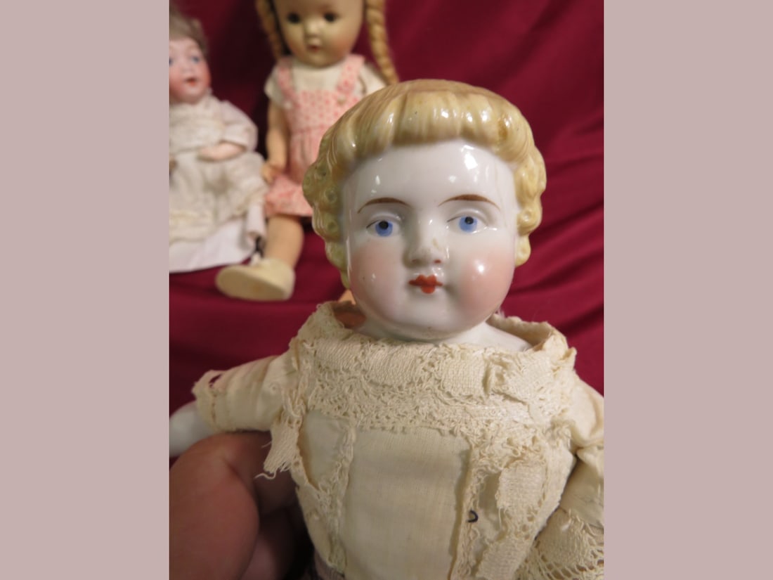 3-Dolls - 4