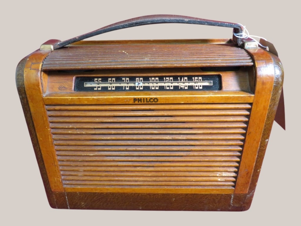 Philco Wood Cased Radio Model 46-350: Roll-top over Dial display 11 x 12 x 5