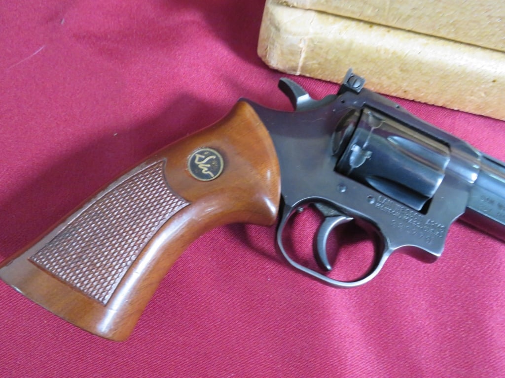 Dan Wesson Arms Model 15-2 .357cal - 8