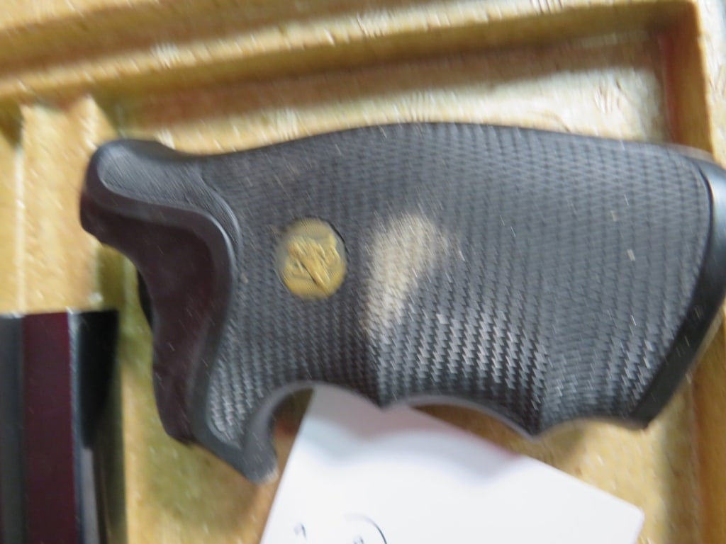 Dan Wesson Arms Model 15-2 .357cal - 9