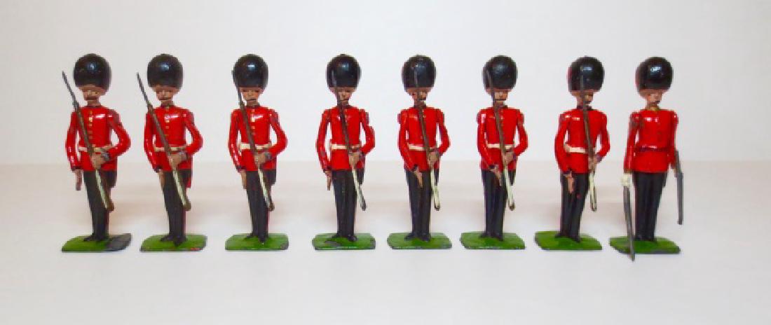 Britains Coldstream Guards Present Arms Set (1 of 1)