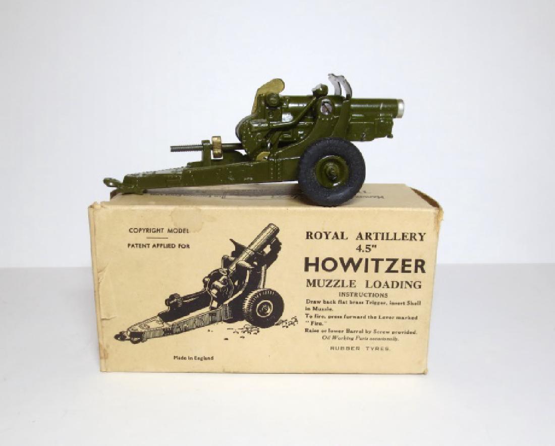 Britains Royal Artillery 4.5" Howitzer with Ammo (1 of 1)