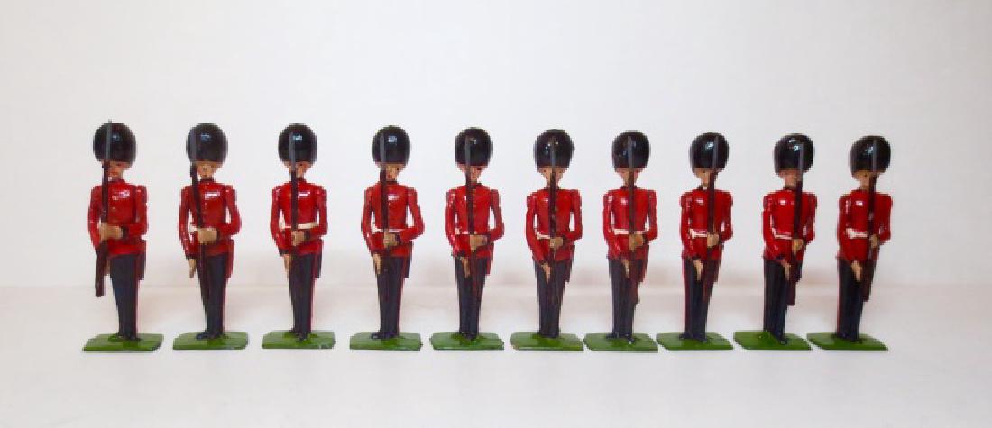 Britains Scots Guards Present Arms Set (1 of 1)