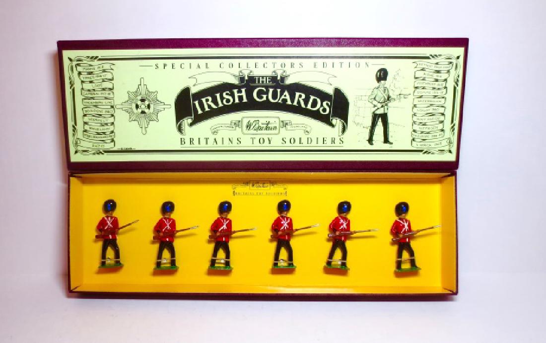 Britains Irish Guards Set #8805 (1 of 1)
