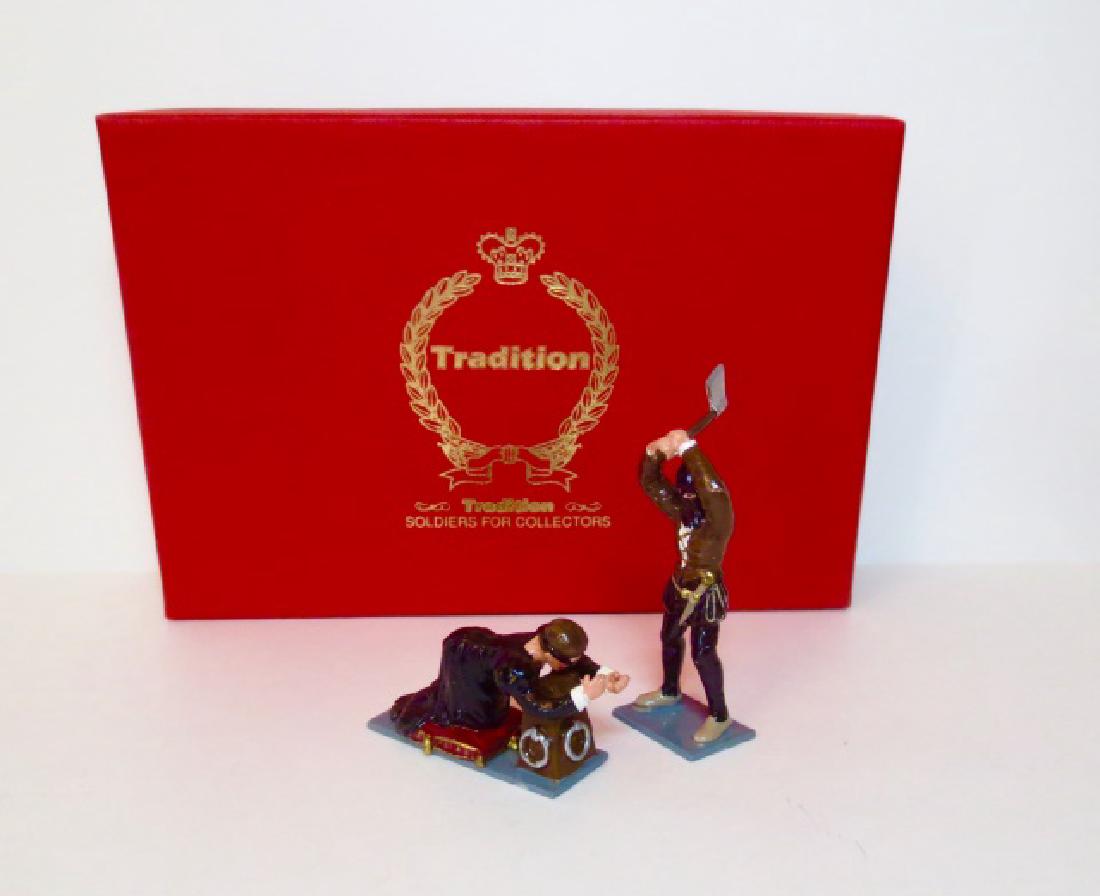 Tradition Lady Jane Grey and Executioner Set: 2 pieces. Very good condition. Box very good.