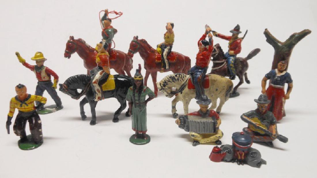 Cowboys and Indians Various Makers: Post War. Timpo and Benbros. 12 pieces. Condition excellent.