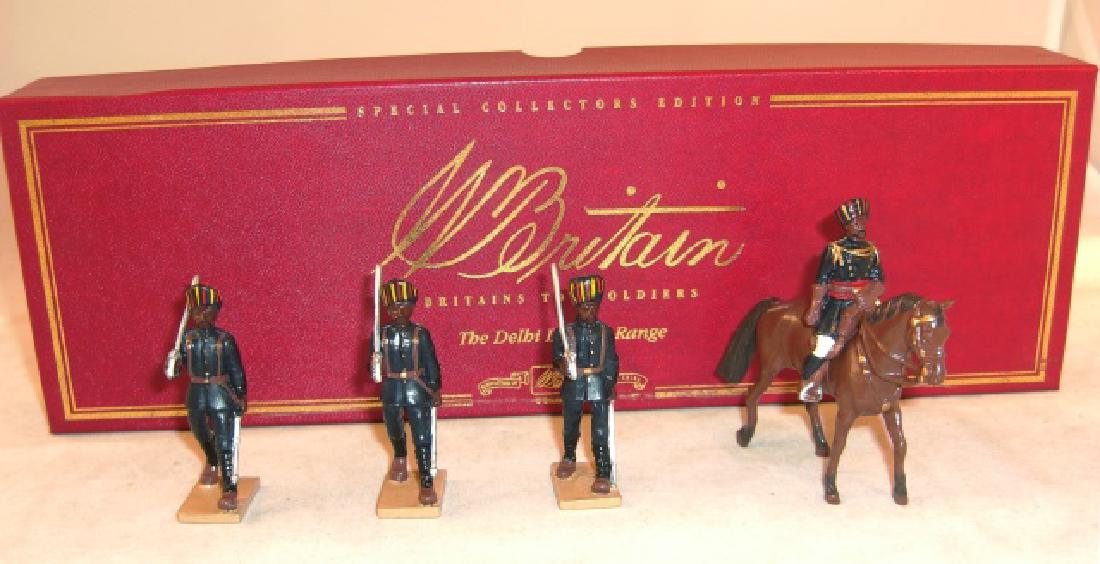 Britains Delhi Durbar Collection #00142 Mounted: #00142 Mounted Officer & Gun Crew; 4 figures; excellent in excellent box