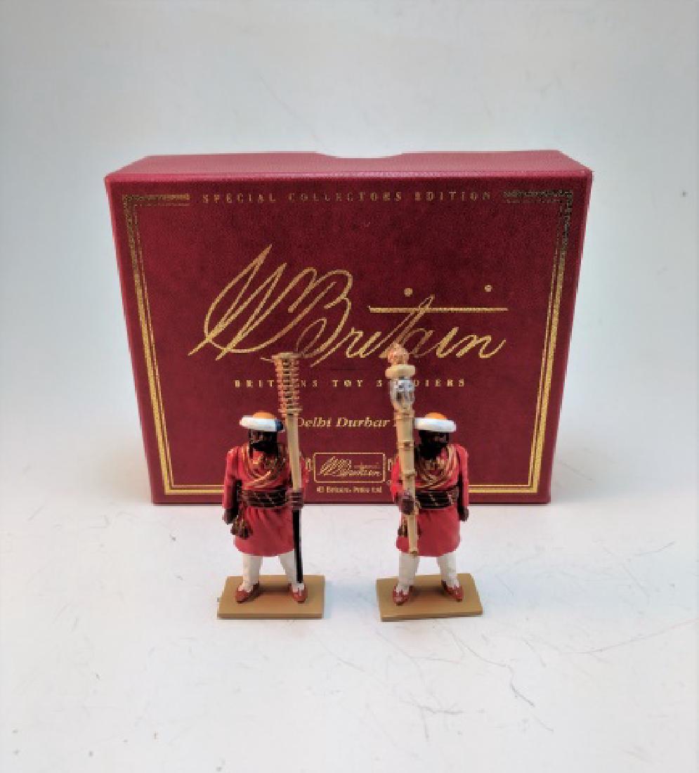 Britains 00132 Mace Bearers: 2 Pieces Condition Excellent Box Excellent