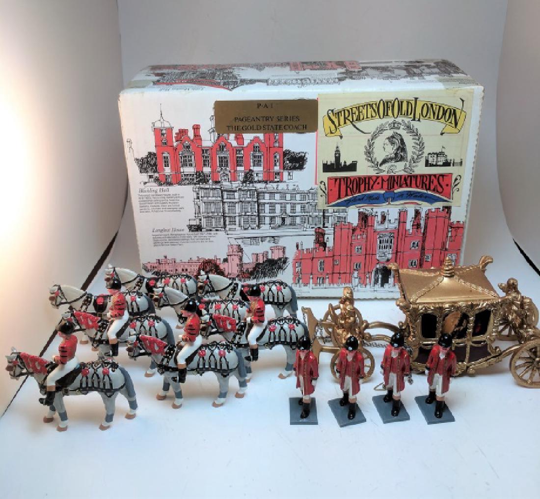 Trophy PA1 Gold State Coach (1 of 1)