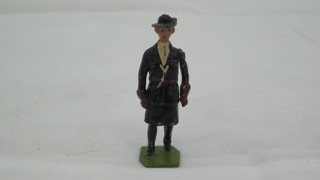 Britains #1332 Girl Guider: Rare Girl Guider. 1 piece. Condition excellent. Provenance Edward Ruby Collection