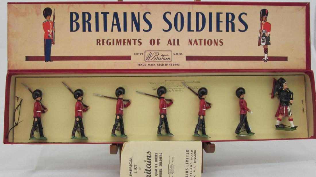 Britains Set #75 Scots Guards with Piper (1 of 1)