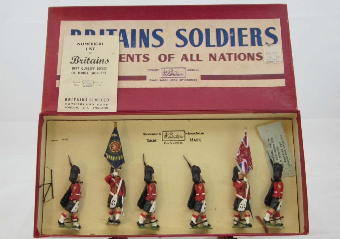 Britains Set #2111 Black Watch Color Party (1 of 1)