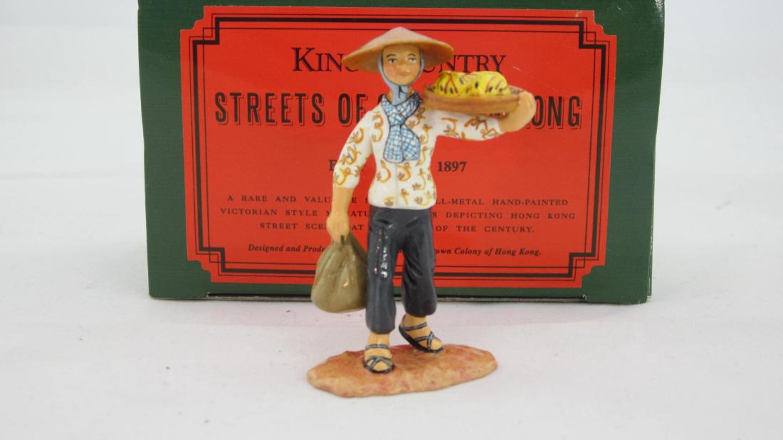 King & Country #VN02C Vietnamese Banana Girl: Vietnamese Series Girl with bananas. 1 piece. Condition Mint in excellent box
