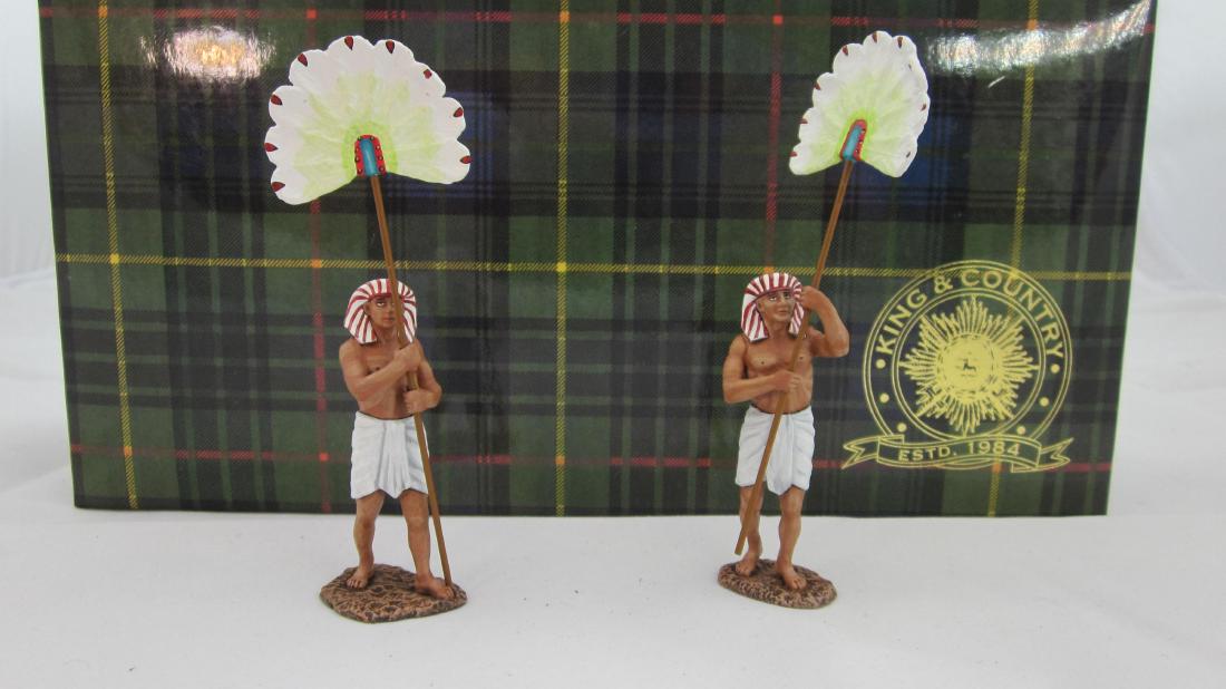King & Country #AE02 Attendants with Fans: Egyptian Attendants with fans. 4 pieces. Condition Mint in excellent box