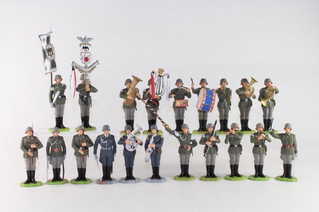 Elastolin 70mm Colour Party And Band Wehrmacht (1 of 1)