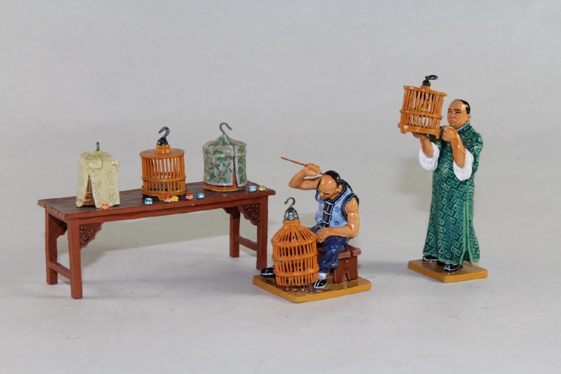 King And Country HK120/HK119: Streets Of Old Hong Kong. Bird Song Set/Man With Bird Cage Near Mint Condition With Good Box 5 Pieces