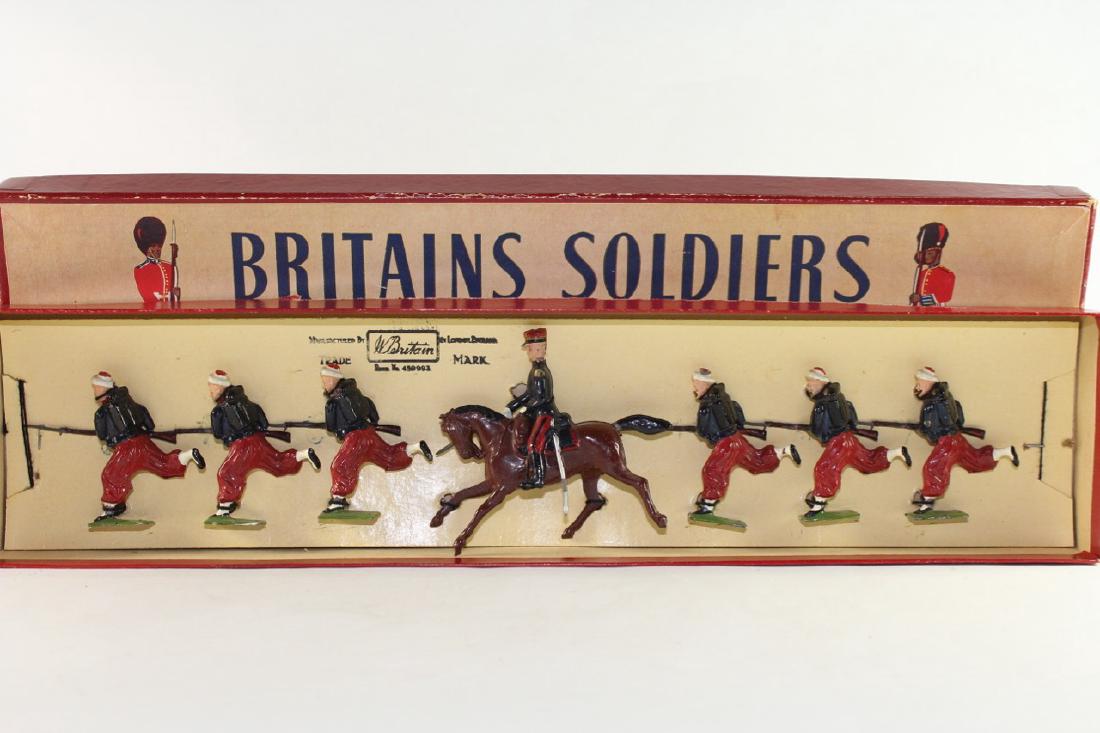 Britains Set #142 Zouaves Charging (1 of 1)