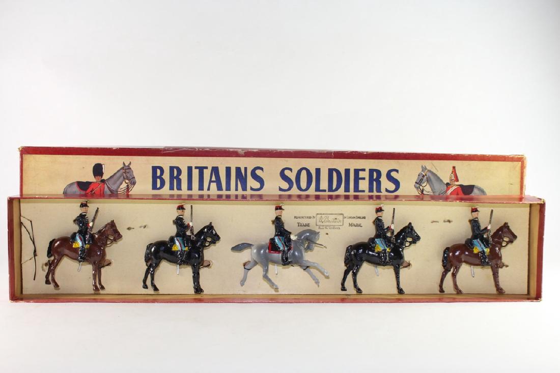 Britains Set #190 2nd Regiment Chasseurs A Cheval: Post War At The Halt With Officer Near Mint Condition Tied In Good Box 5 Pieces