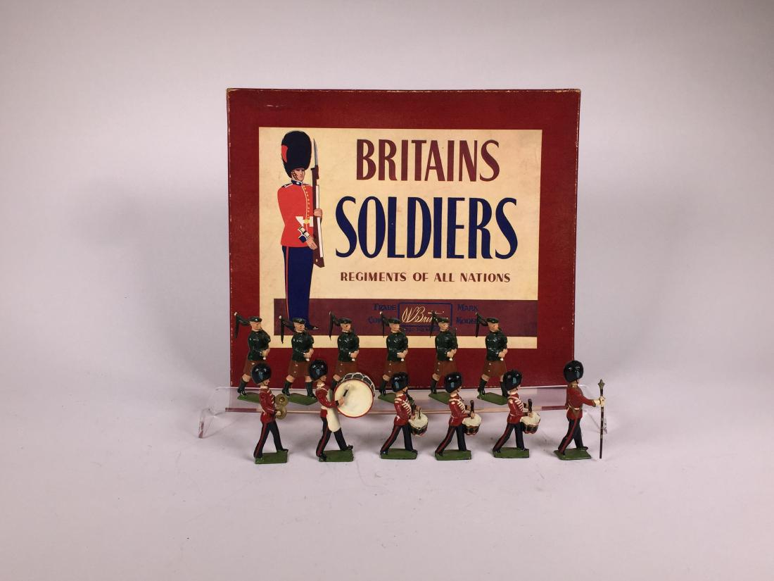 Britains Set #2096 Pipes and Drums of the Irish (1 of 1)
