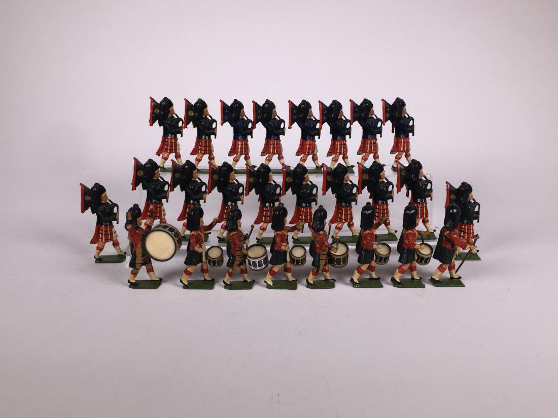 Britains Set #2109 Black Watch Highland Pipe Band (1 of 1)