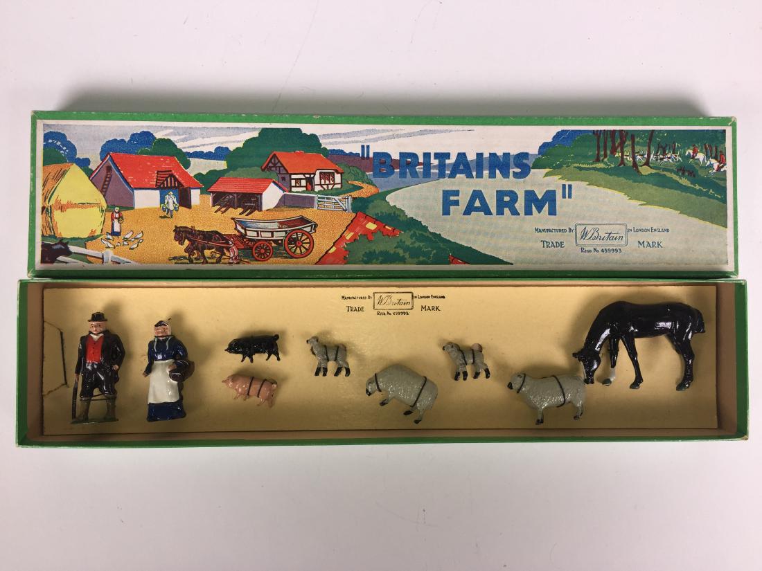 Britains Farm Set #53F Farmer & His Wife (1 of 1)