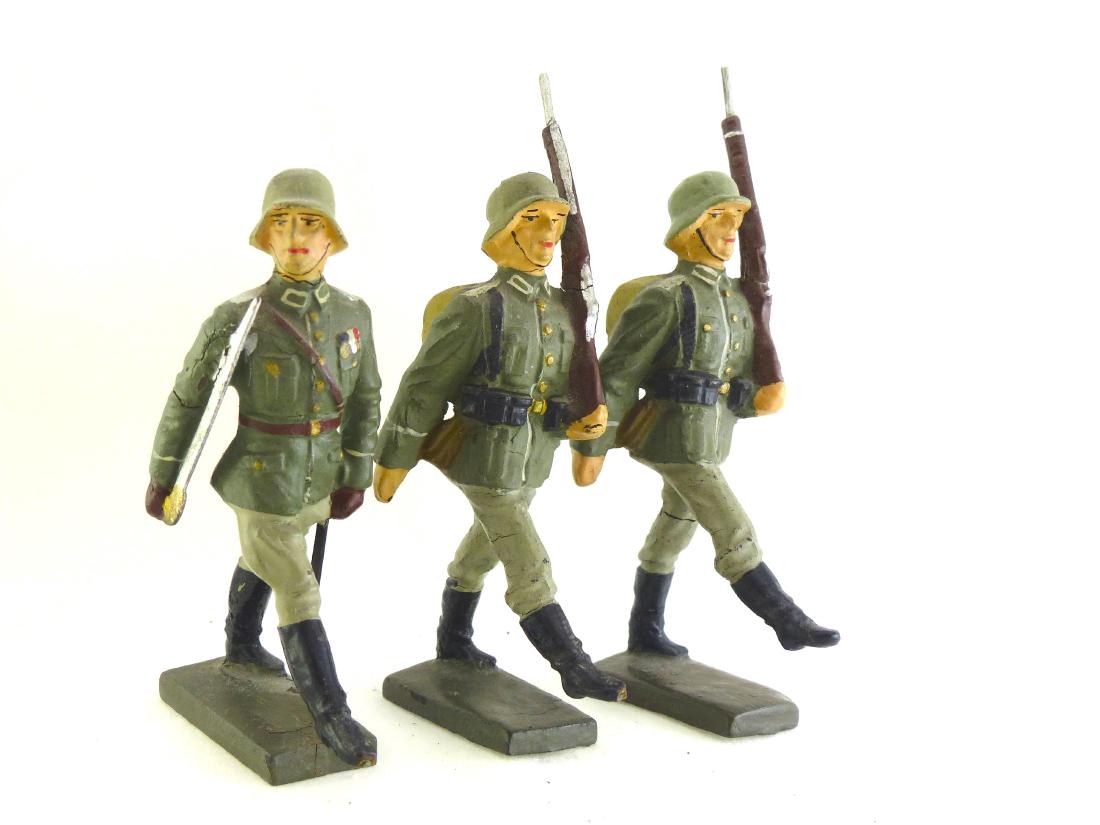 Lineol 3 Goosestepping German Soldiers (1 of 1)