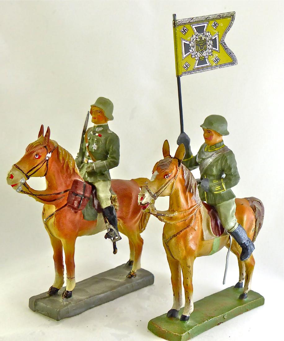 Elastolin 2 Mtd Off and Soldier with Cav Standard (1 of 1)