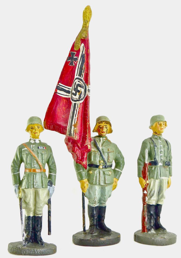 Elastolin 3 German Army Officer Flag Soldier (1 of 1)