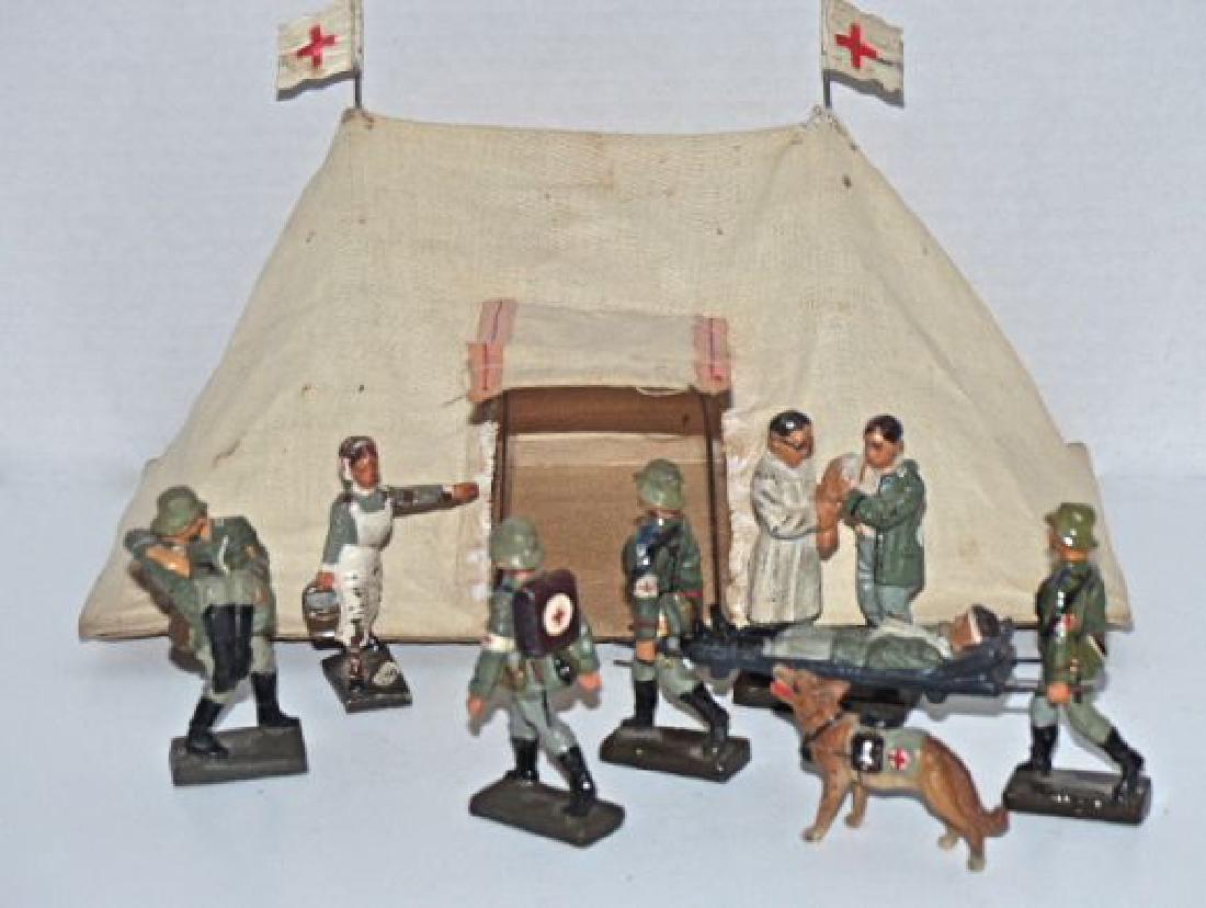 Lineol Medical Tent with 8 Medical Figures (1 of 1)