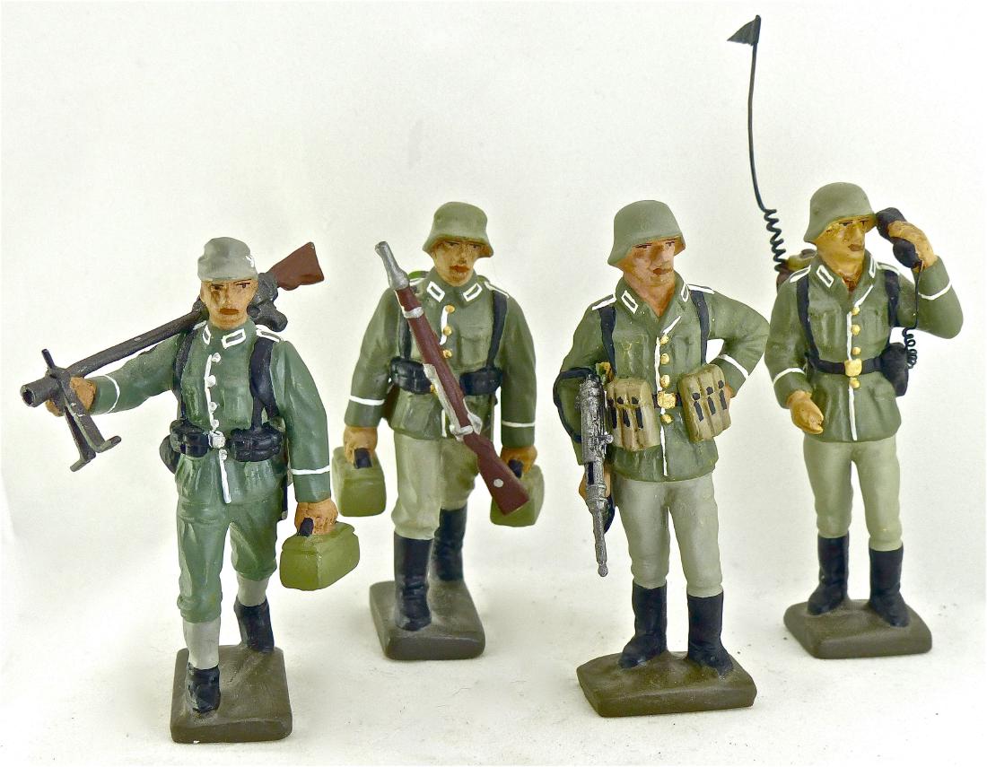 Krock 4 German Combat Radio MG Phone Ammo (1 of 1)