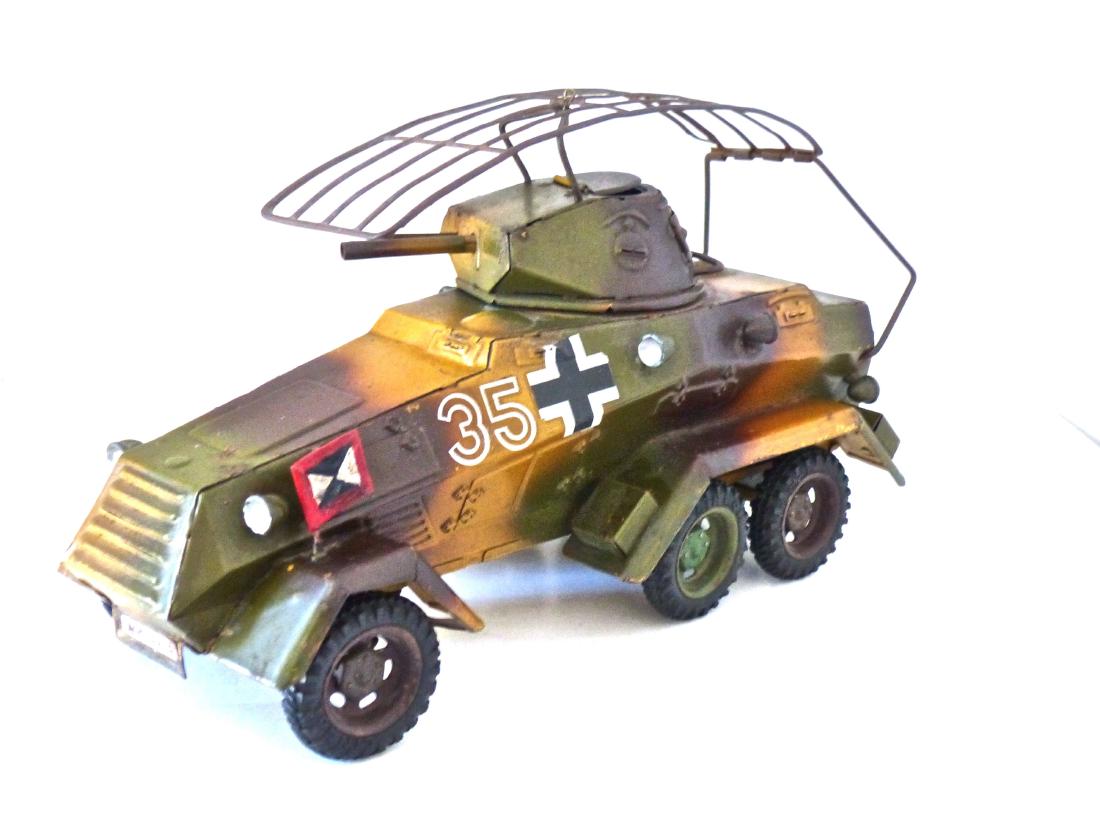 Lineol 6 Wheel Reconn with Cannon in Camouflage (1 of 1)