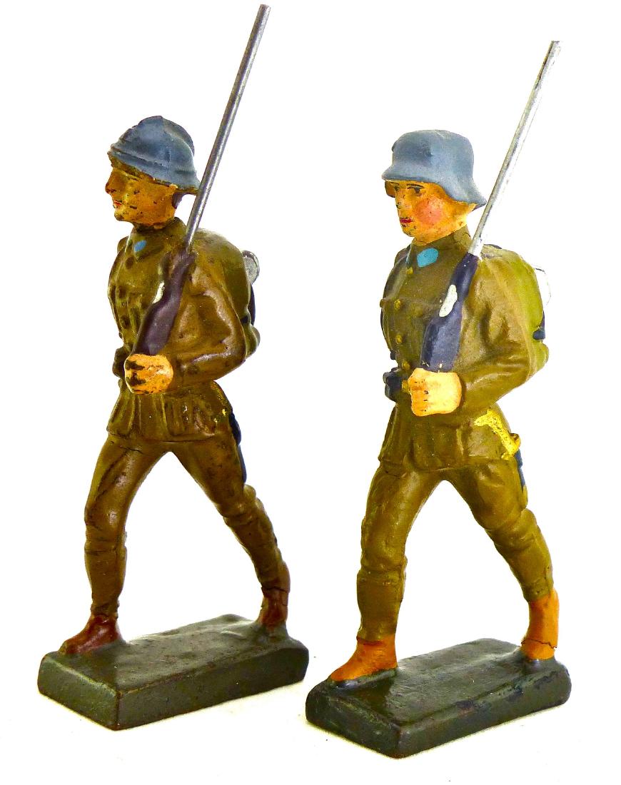 Lineol 2 Polish Soldiers with Rifles (1 of 1)