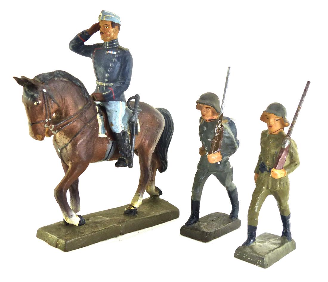 Lineol King Christen Denmark with 2 Soldiers (1 of 1)