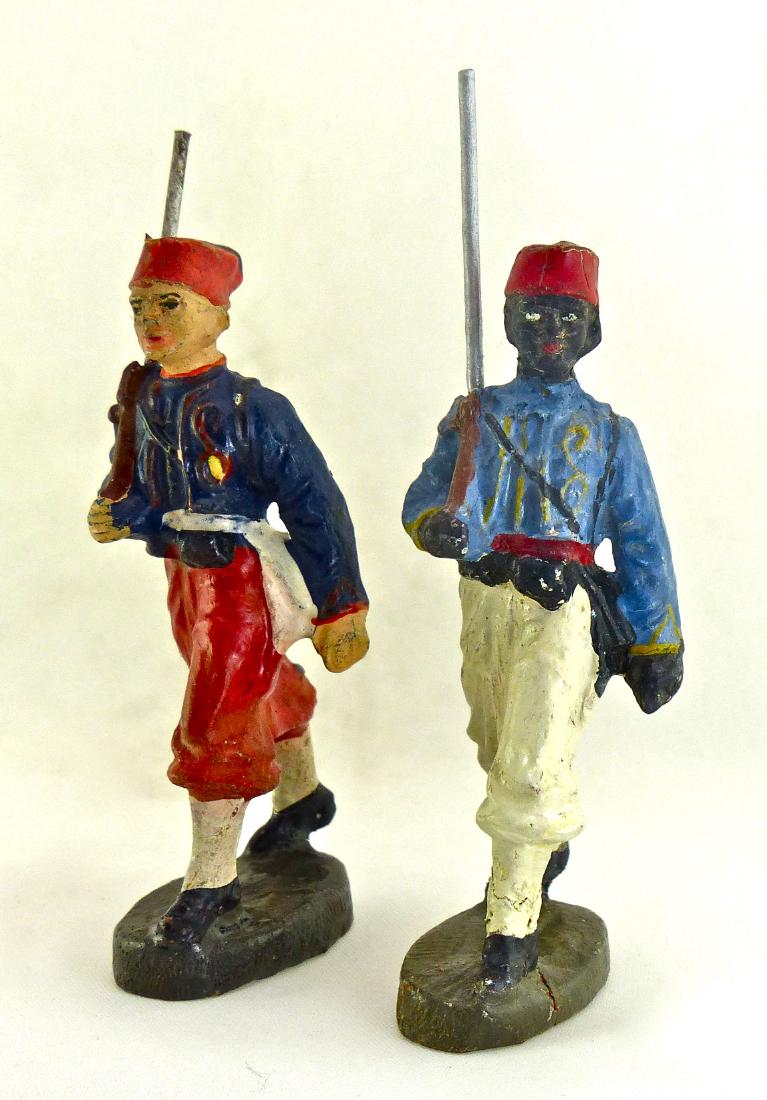 Elastolin French Turko Zuave March with Rifles (1 of 1)