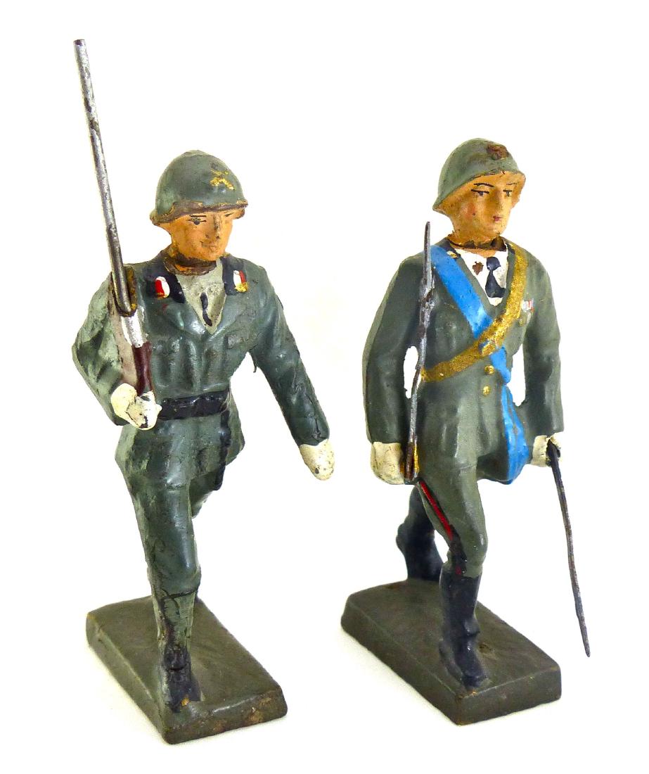 Lineol 2 Italian Army Off with Sword-Soldier with (1 of 1)