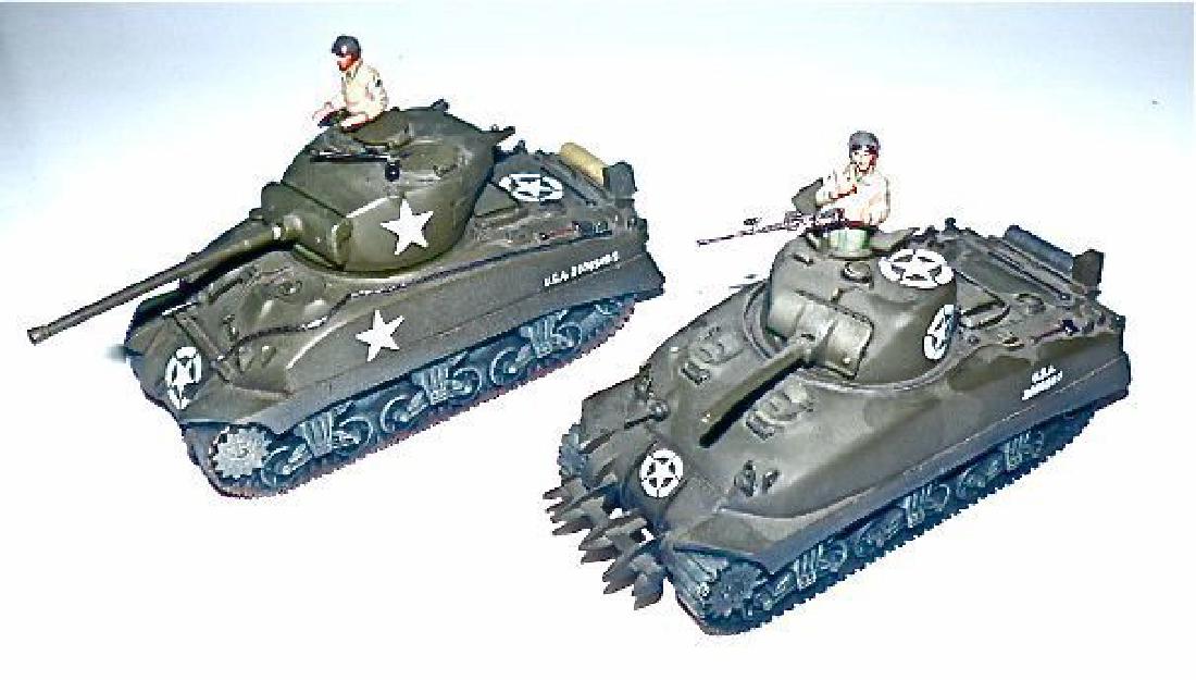 2 Sherman Tanks Britains 2004 (1 of 1)