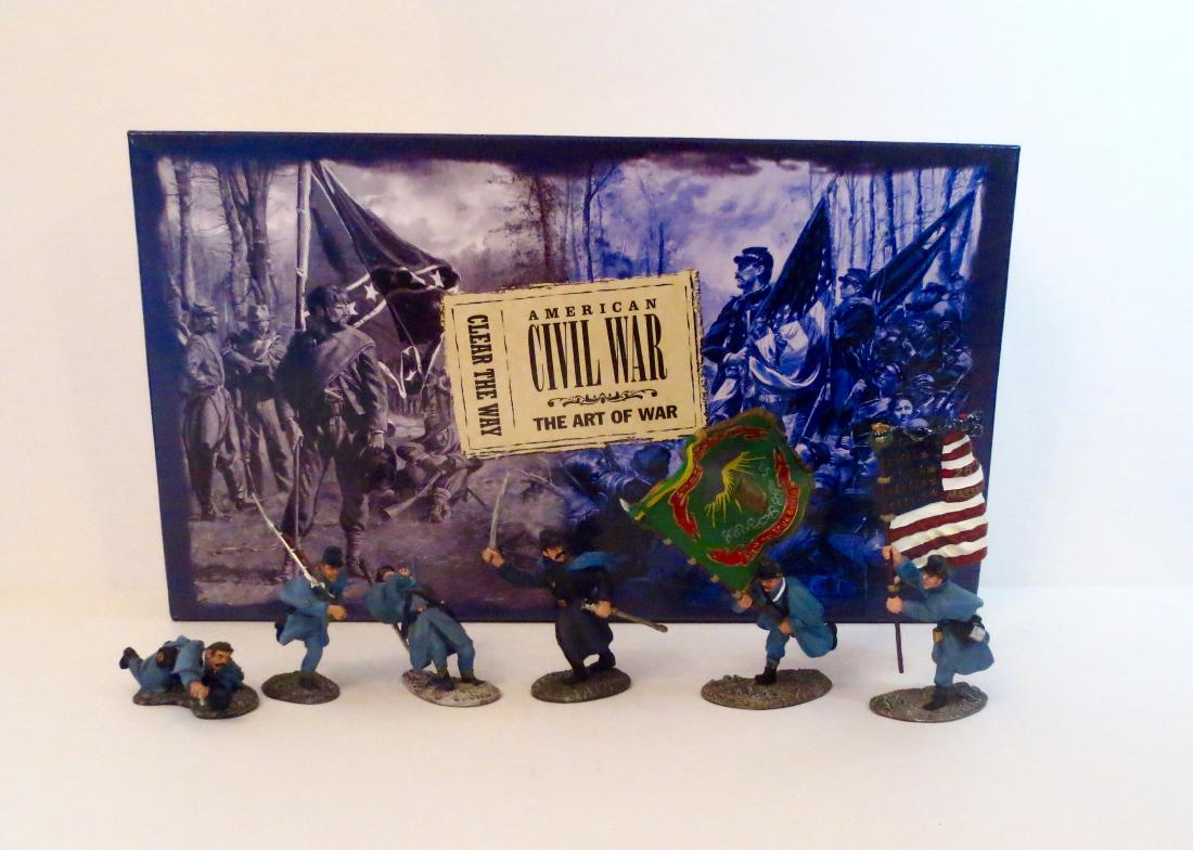 Britains Civil War Clear the Way Set #17017: 6 pieces. Very good condition. Box very good.