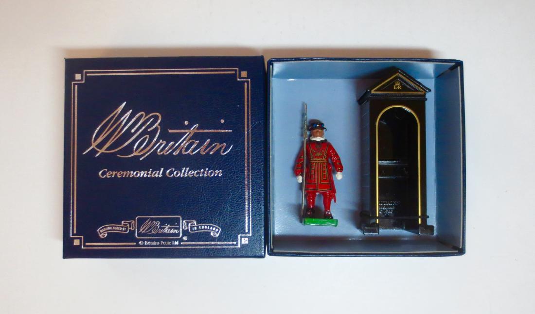 Britains Sentry Box & Beefeater Set #00088 (1 of 1)